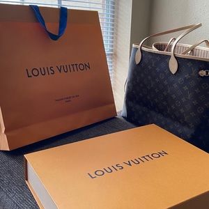 Neverfull GM. only bought it for the pouch